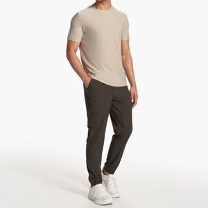 NWOT Vuori Men’s Kore Joggers SzM Color/ Dark oregano